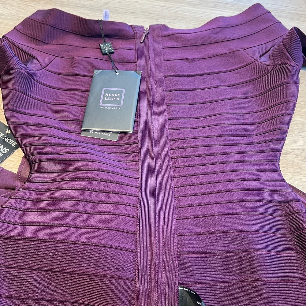 ⛔️SOLD⛔️
NWT Herve Leger bandage sheer dress in purple, SZ SMALL - Picture 7 of 14